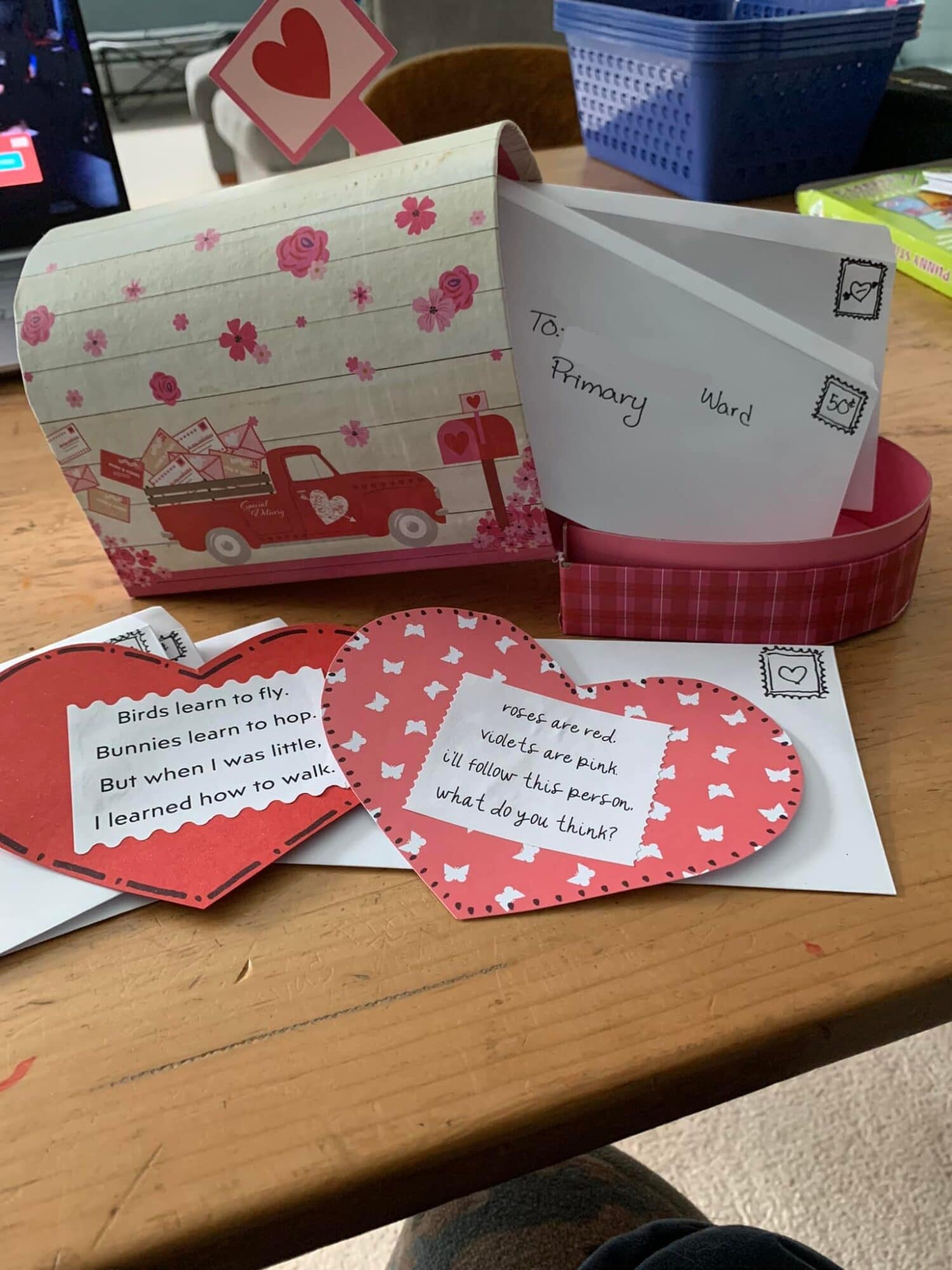 21+ FUN Valentine's Day Singing Time Ideas for Primary Easy ideas for Music Leaders valentines day mailbox 1