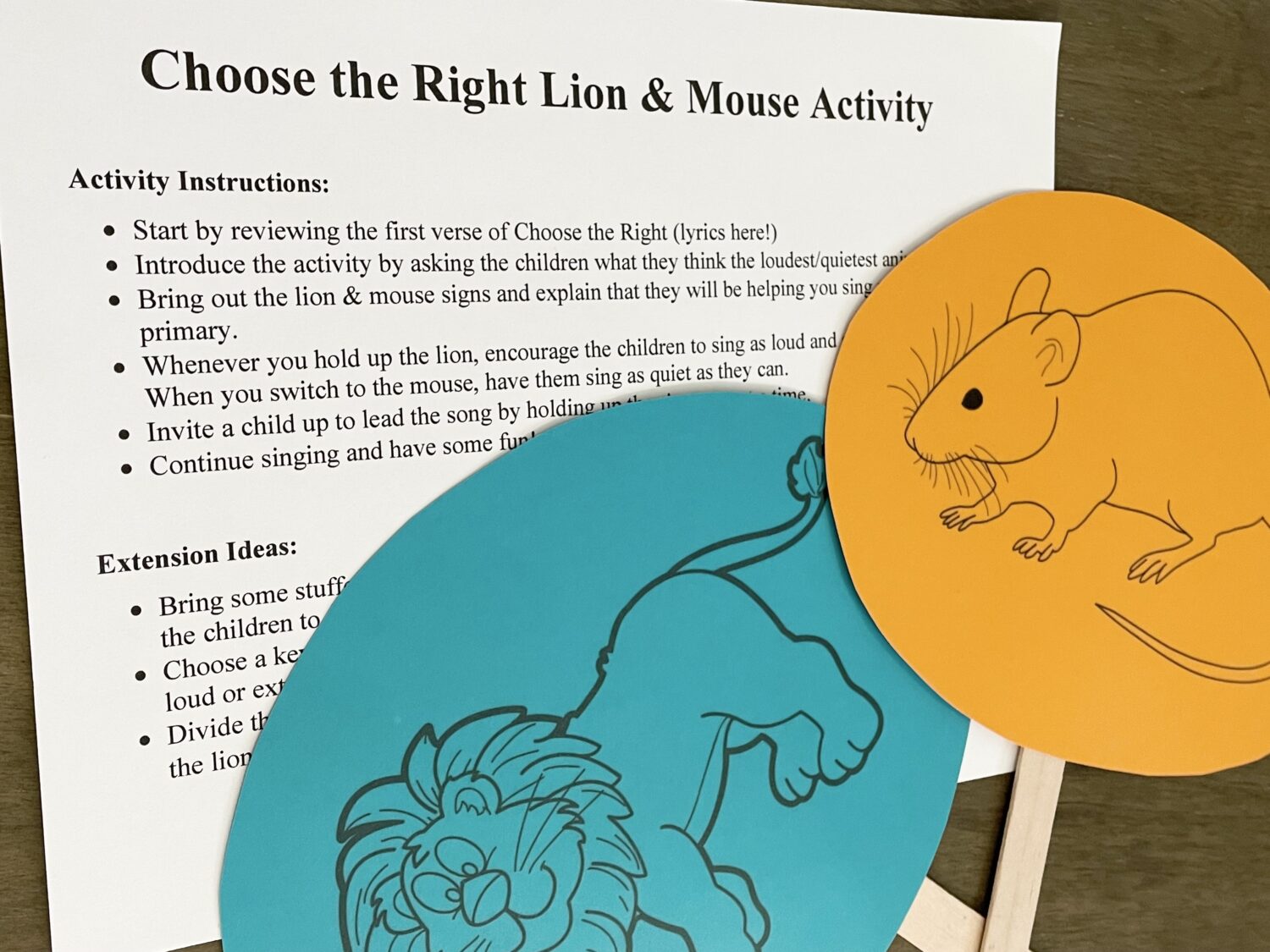 Choose the Right Lion & Mouse singing time ideas for LDS Primary music leaders. Grab these adorable printable song helps of a lion and a mouse to teach with using loud and soft singing!