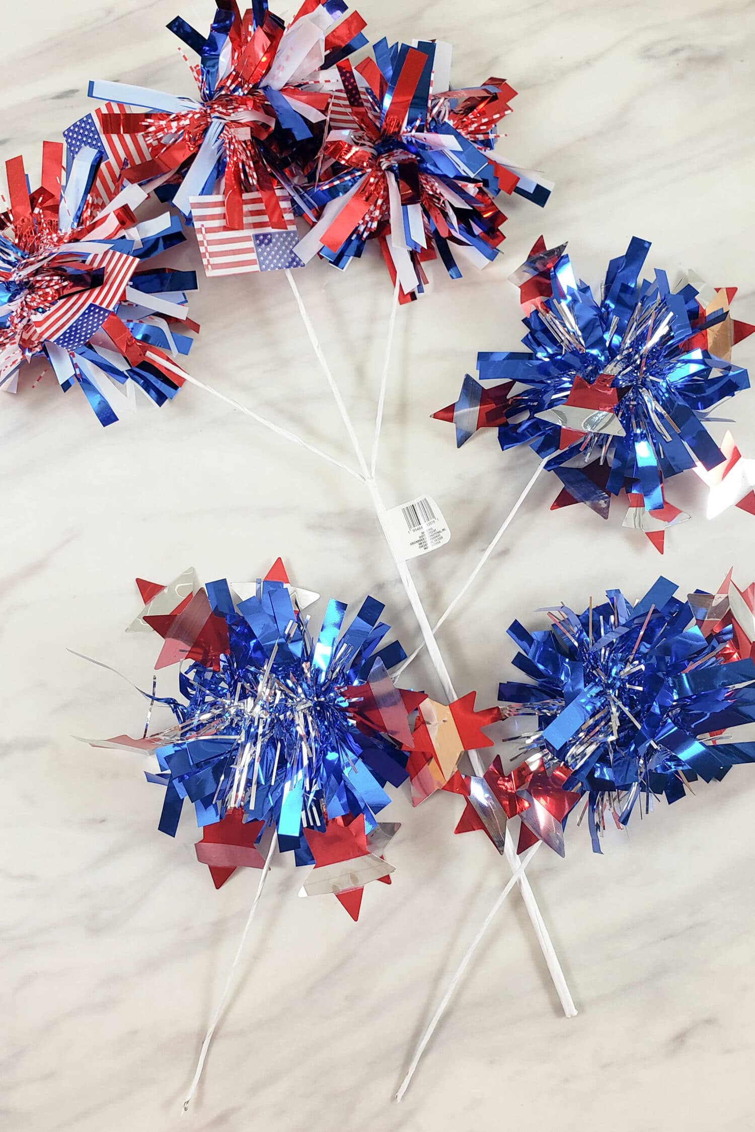 10 fun and easy Patriotic 4th of July Singing time ideas for LDS Primary music leaders!! Finger lights, pom poms, paper plate flag, write/color in a flag, wave the flag, and more fun ideas! 